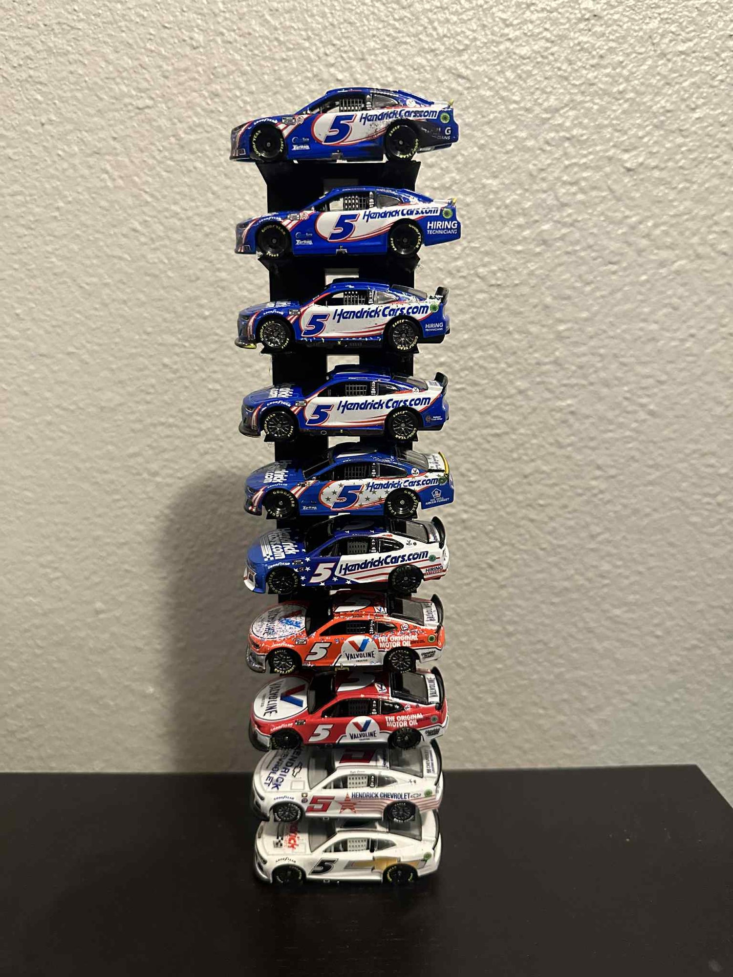1:64 NASCAR Diecast Stands